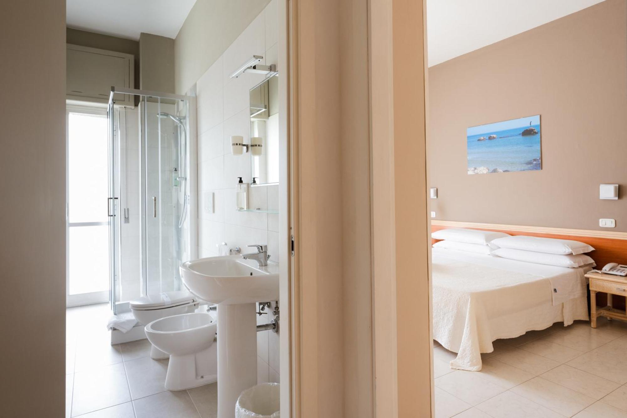 Hotel Holiday Vasto Eksteriør billede